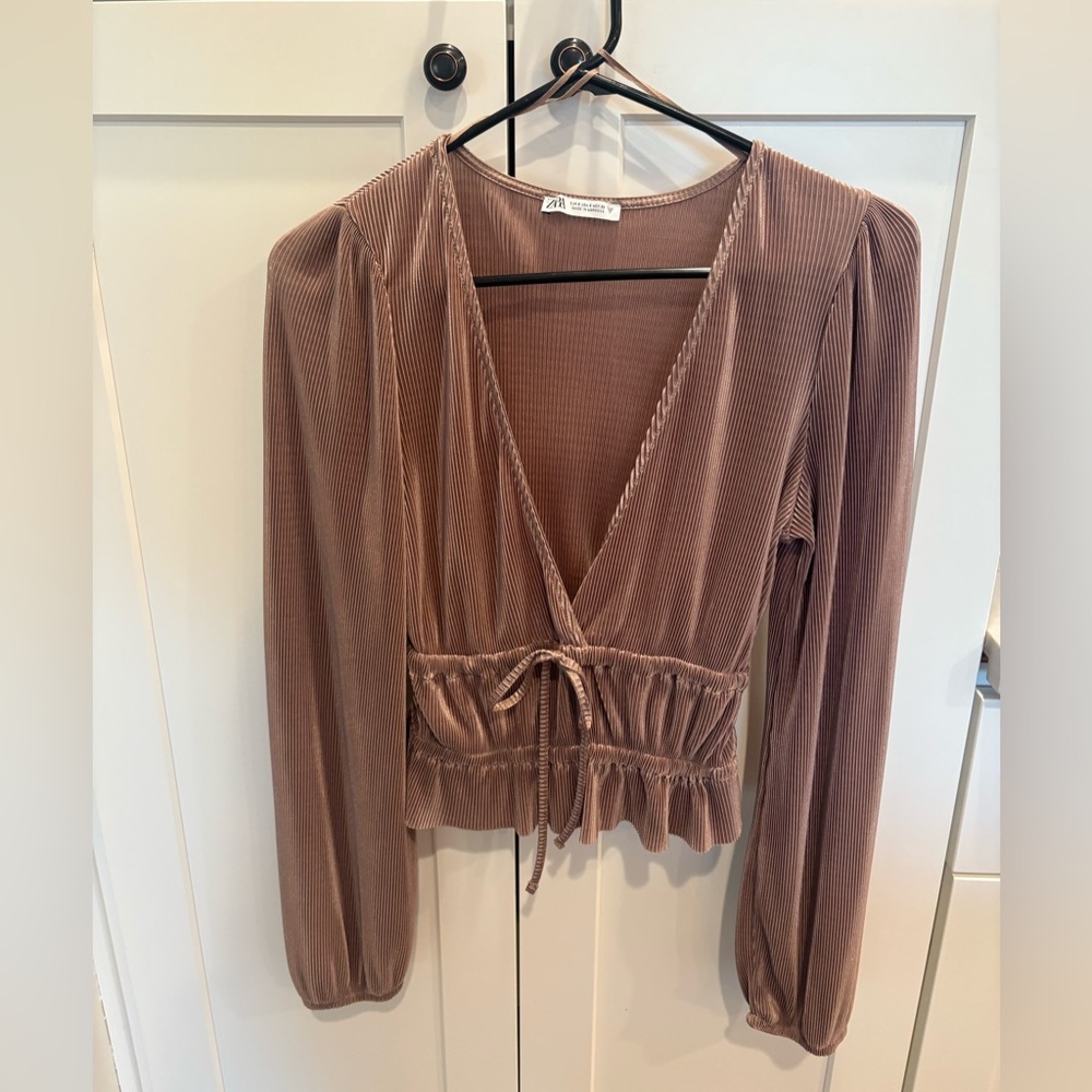 Zara pleated V-neck long-sleeve ribbed champagne color
